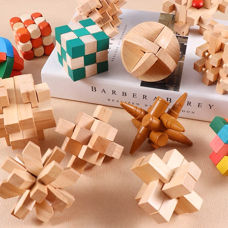 Il fascino senza tempo dei set puzzle in legno