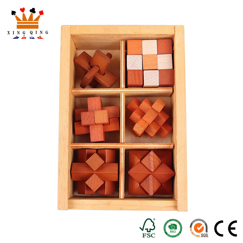 Puzzle cubici in legno per bambini